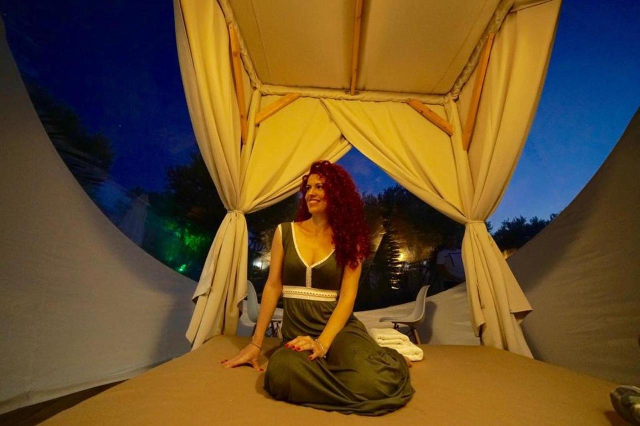 Отель Bubble Tent Неа-Муданья Экстерьер фото